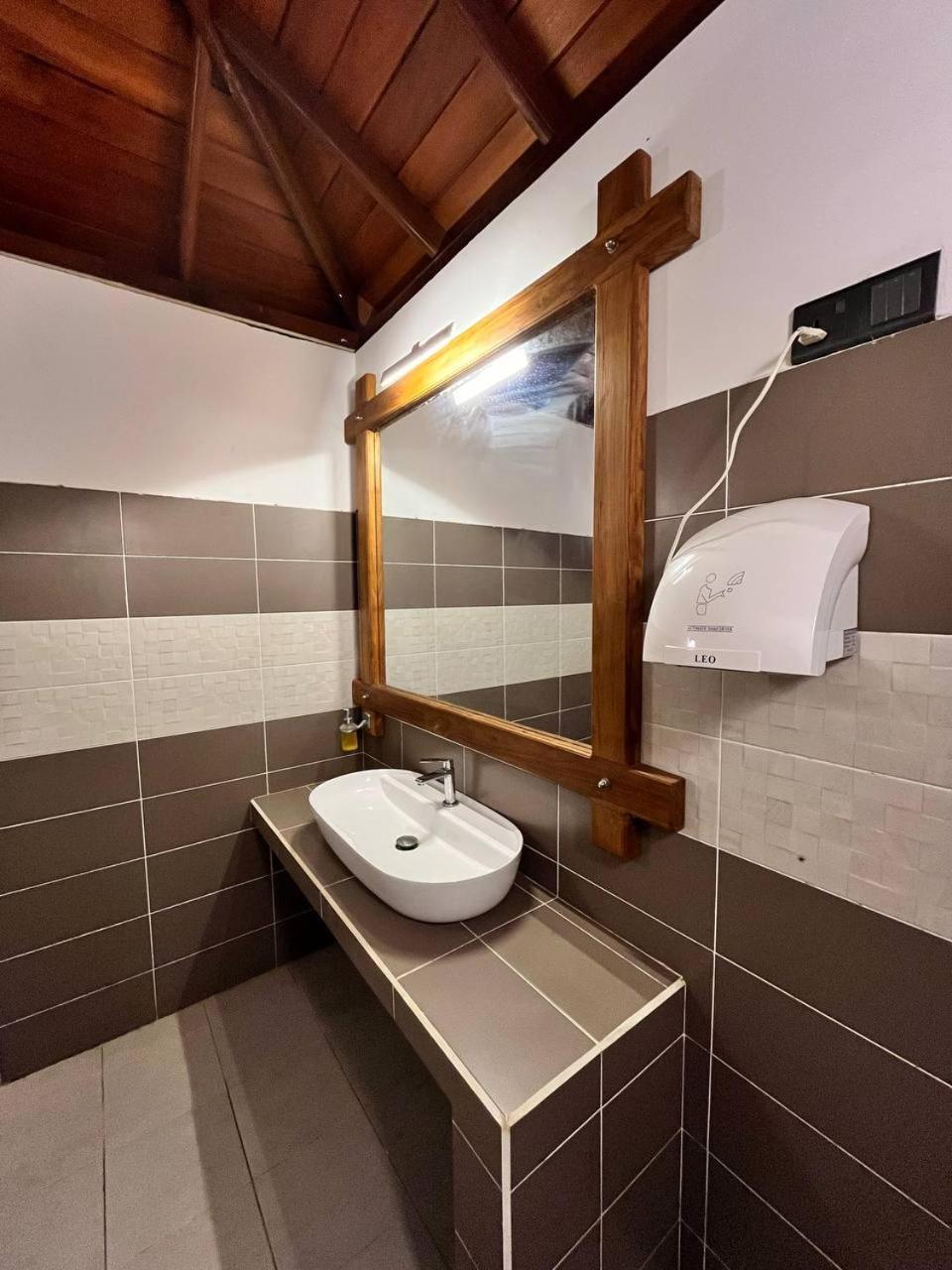 Nn Beach Resort & Spa Nilaveli Zewnętrze zdjęcie